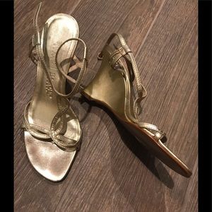 WHBM gold wedges